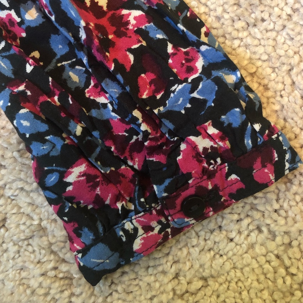 blouse - Picture 3 of 4
